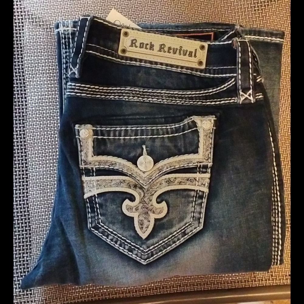 Rock Revival Bootcut distressed jeans-size 32